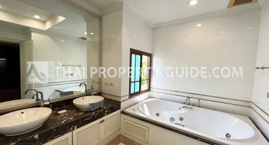 For rent 4 bed house in Watthana, Bangkok