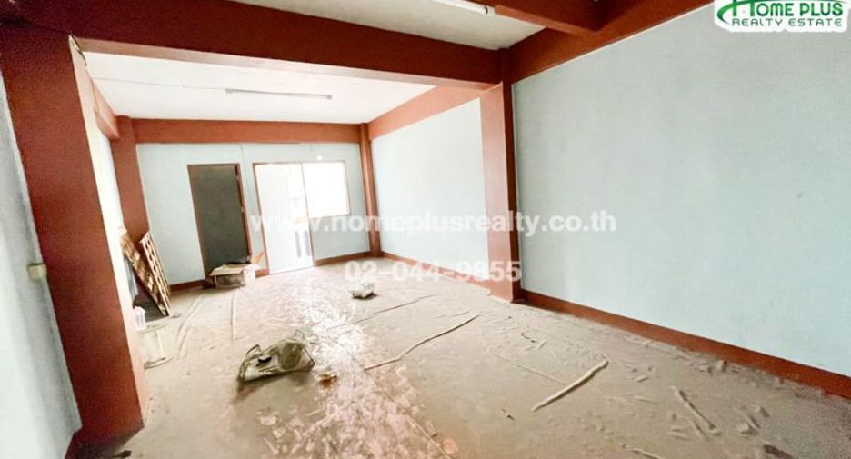 For sale 8 bedrooms retail Space in Saphan Sung, Bangkok