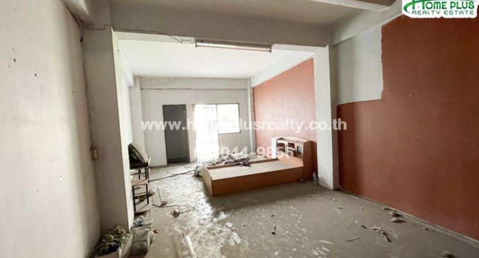 For sale 8 bedrooms retail Space in Saphan Sung, Bangkok