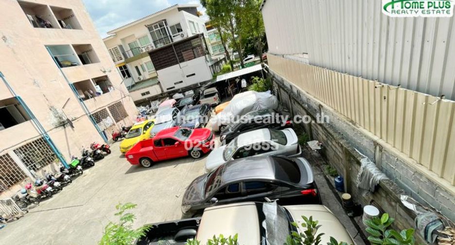 For sale 8 bedrooms retail Space in Saphan Sung, Bangkok