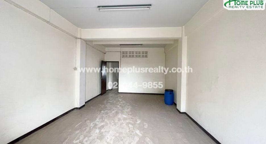 For sale 8 bedrooms retail Space in Saphan Sung, Bangkok