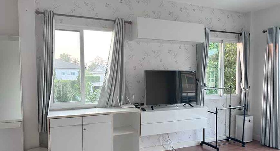 For rent 3 bedrooms house in San Kamphaeng, Chiang Mai