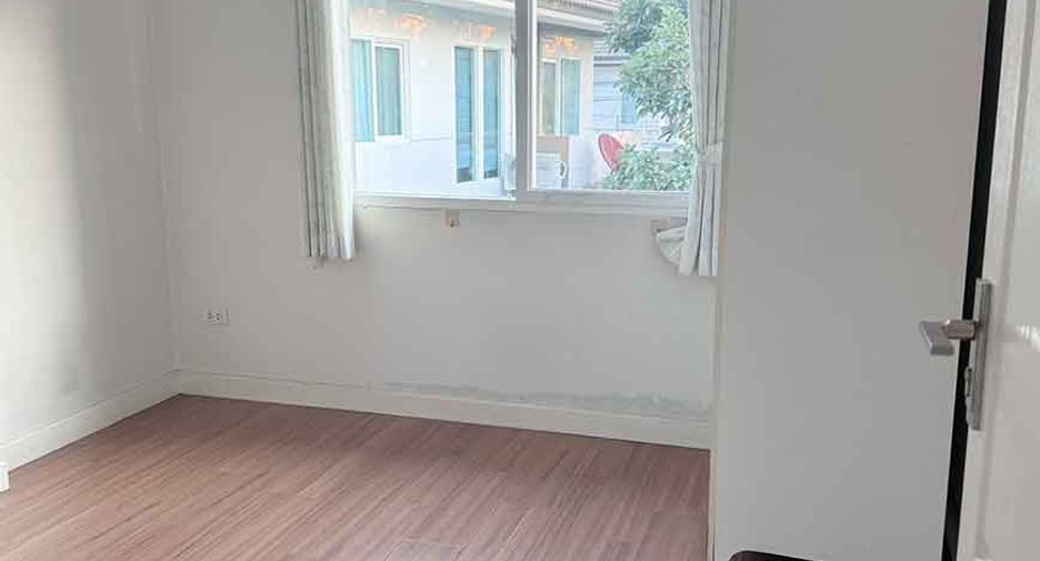 For rent 3 bedrooms house in San Kamphaeng, Chiang Mai