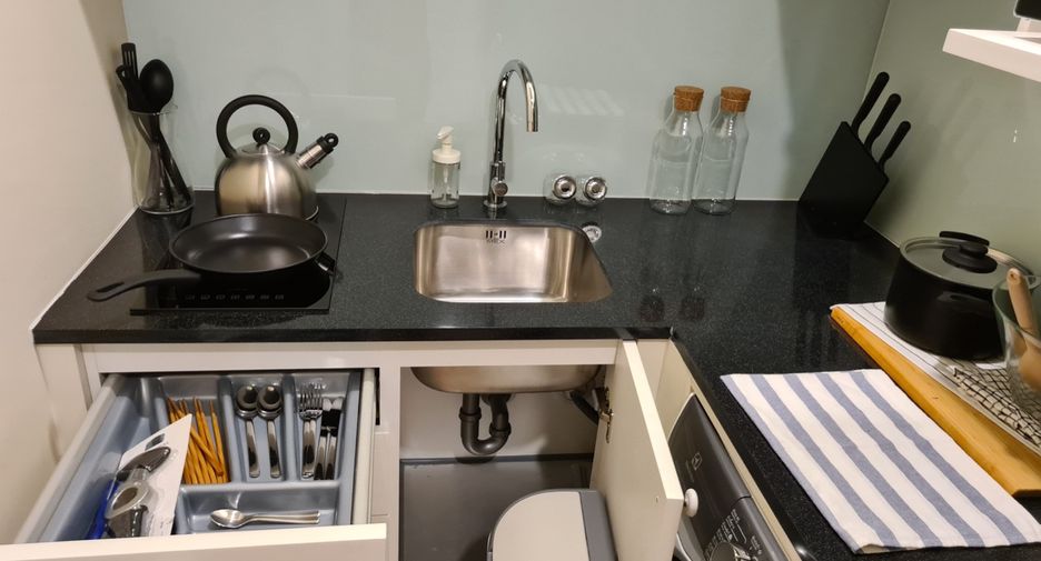 For rent and for sale 2 bedrooms apartment in Watthana, Bangkok