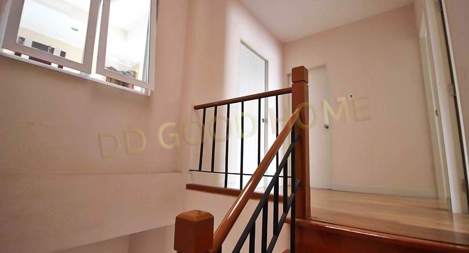 For sale 3 bed townhouse in Nong Khaem, Bangkok