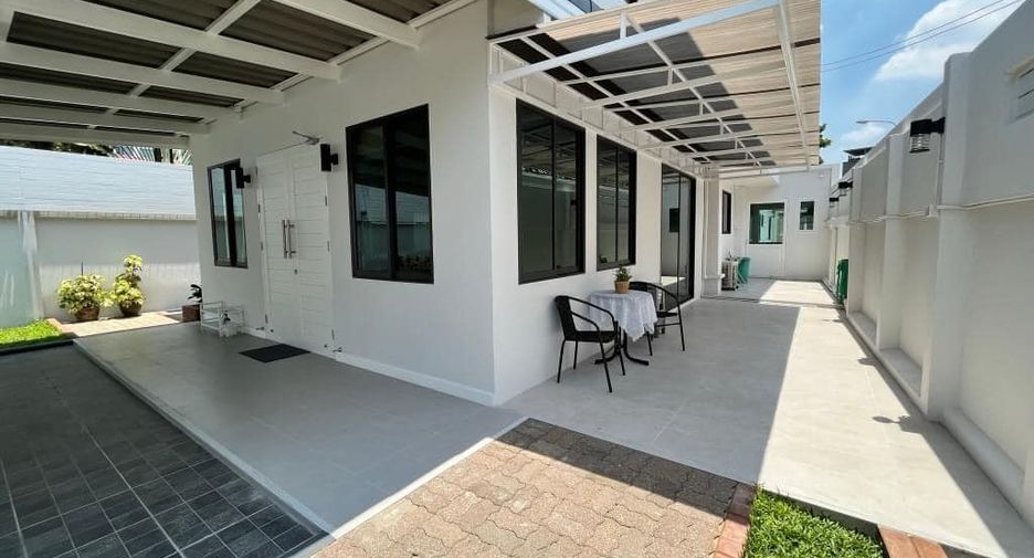 出租 4 卧室 独立屋 在 Phaya Thai, 曼谷