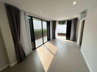 For rent 4 bedrooms house in Phaya Thai, Bangkok