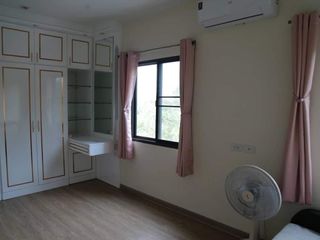 Аренда 4 спальни таунхаус в Пращет, Бангкок