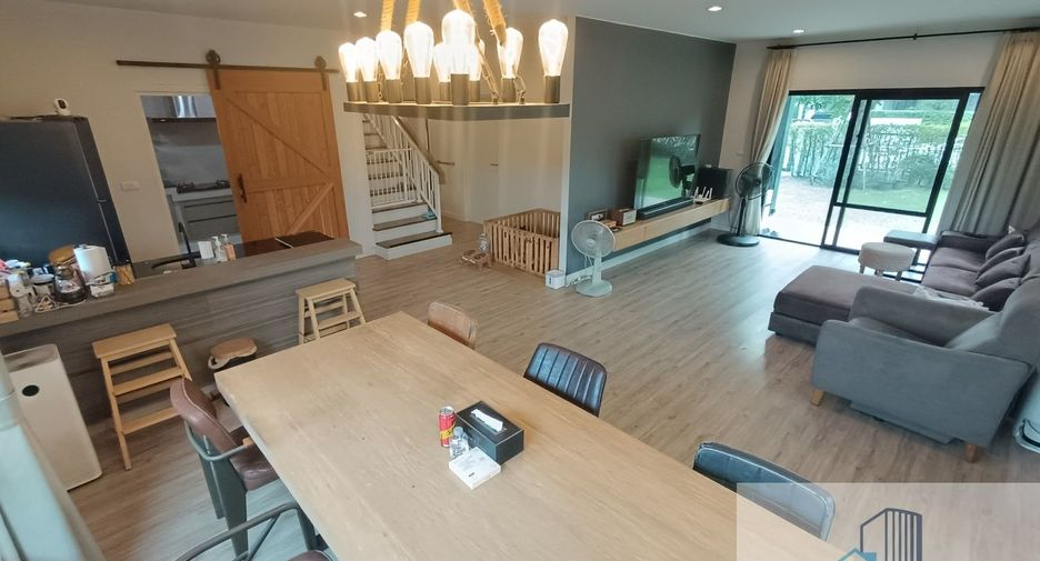 Haus zum Kauf mit 4 Zimmer in Khlong Sam Wa, Bangkok
