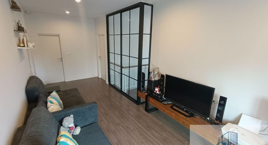 Haus zum Kauf mit 4 Zimmer in Khlong Sam Wa, Bangkok