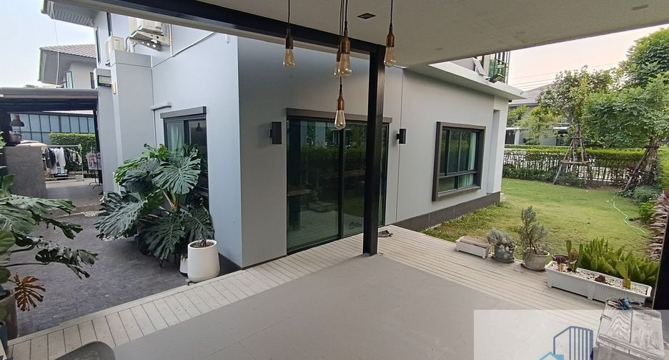 Haus zum Kauf mit 4 Zimmer in Khlong Sam Wa, Bangkok