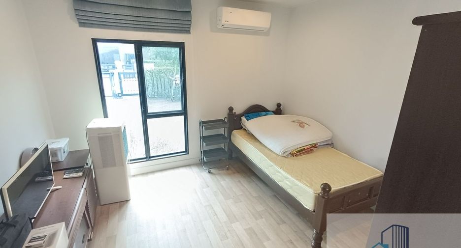 Haus zum Kauf mit 4 Zimmer in Khlong Sam Wa, Bangkok