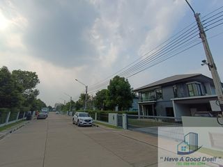 Haus zum Kauf mit 4 Zimmer in Khlong Sam Wa, Bangkok