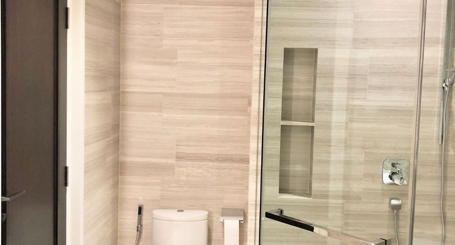 À louer et à vendre 1 chambre condo à Khlong Toei, Bangkok