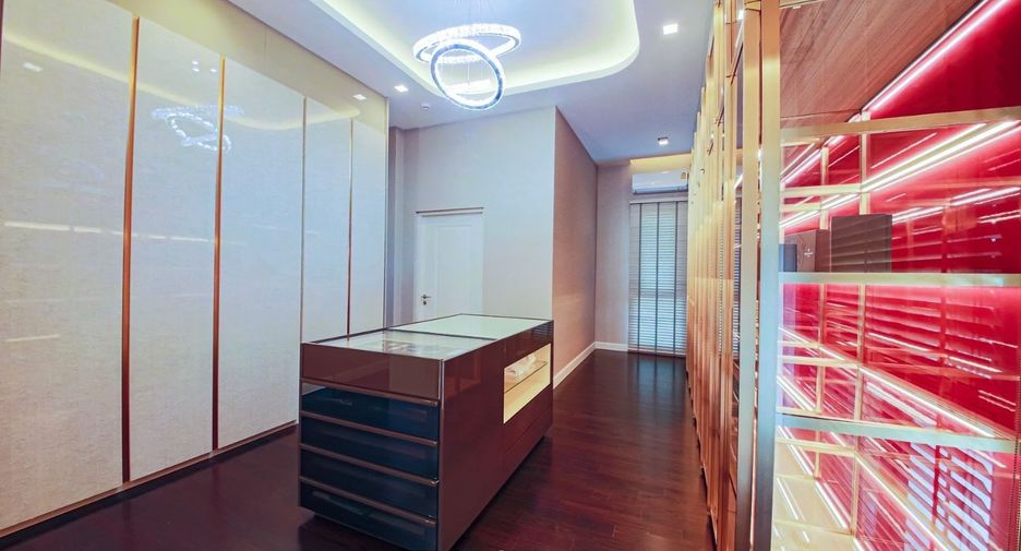 For rent 5 bedrooms house in Lat Krabang, Bangkok