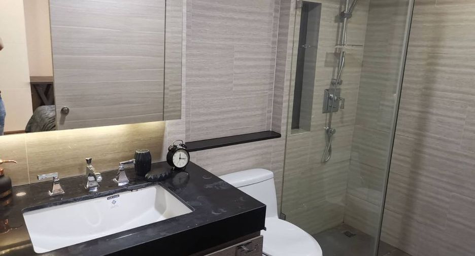 Condo en alquiler y en venta de 1 habitaciones en Pathum Wan, Bangkok