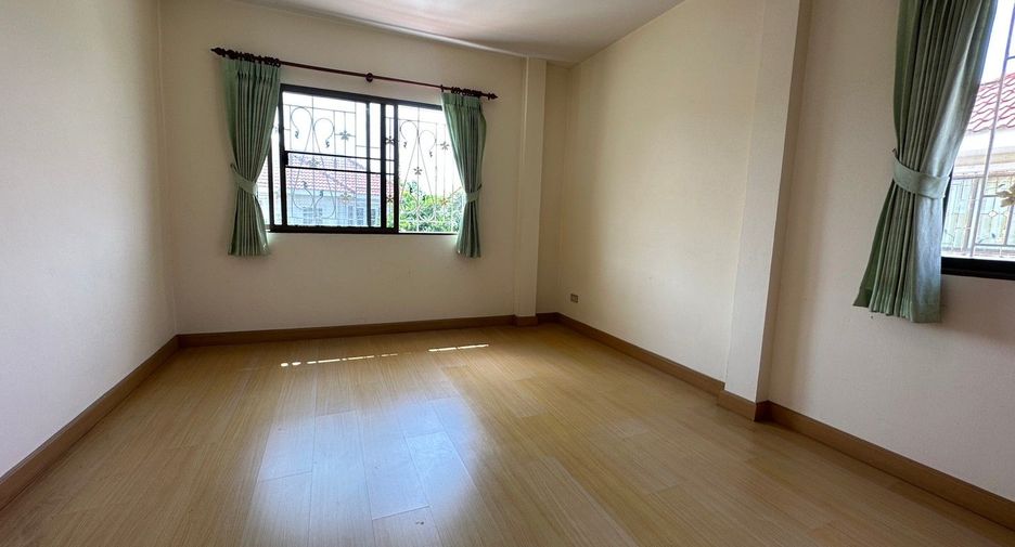For sale 3 bedrooms house in Phra Samut Chedi, Samut Prakan