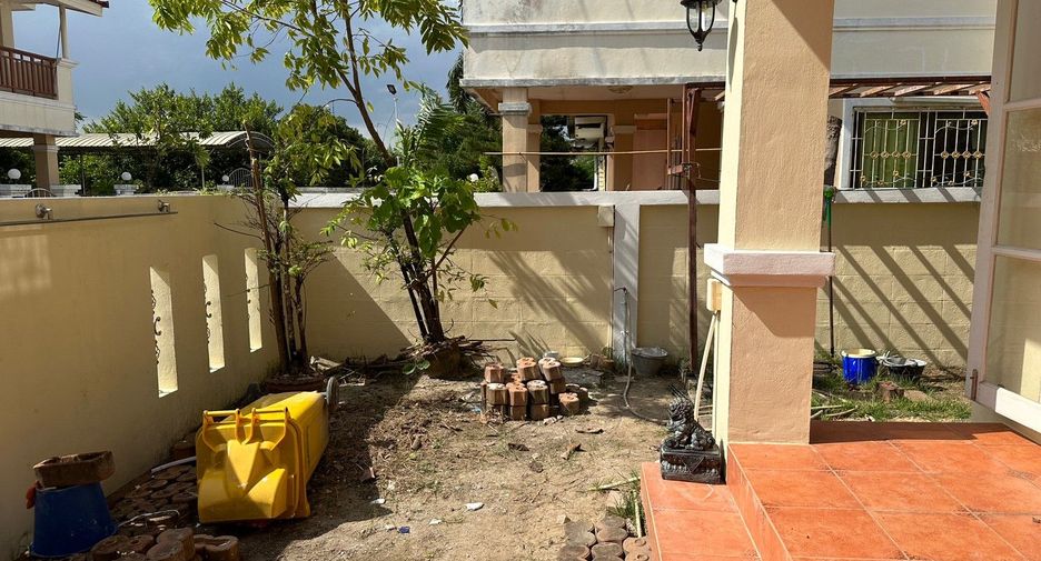 For sale 3 bedrooms house in Phra Samut Chedi, Samut Prakan