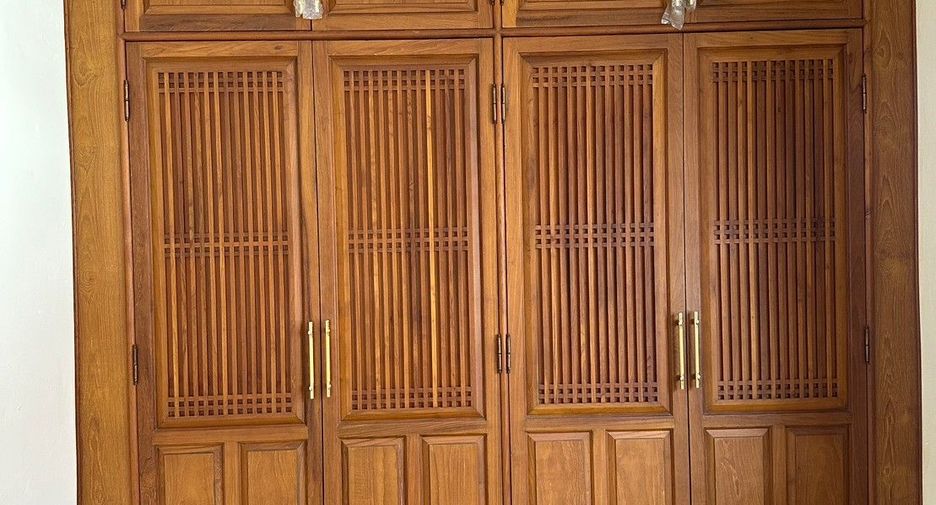 For sale 3 bedrooms house in Phra Samut Chedi, Samut Prakan