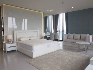À louer 3 chambres condo à Pathum Wan, Bangkok
