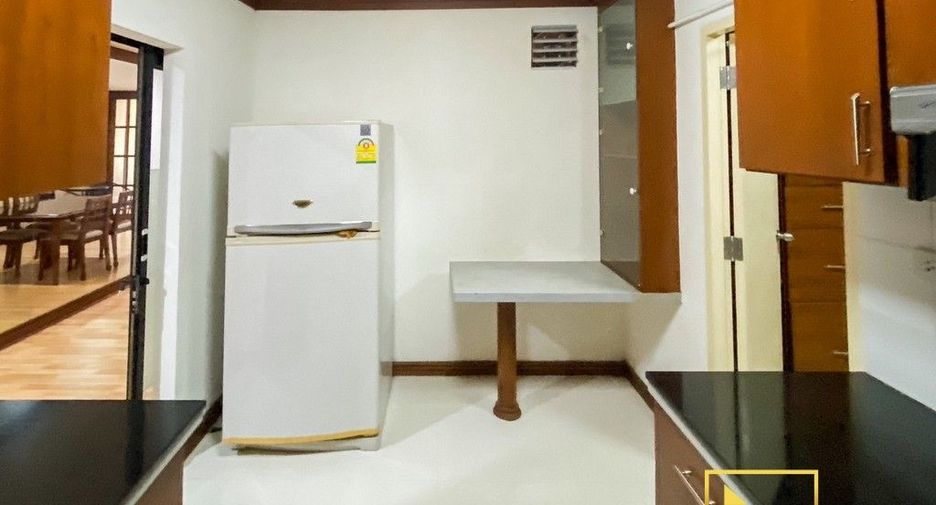 Wohnung zur Miete mit 2 Zimmer in Pathum Wan, Bangkok