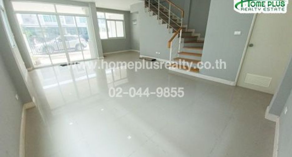 For sale 3 bedrooms townhouse in Bang Khae, Bangkok