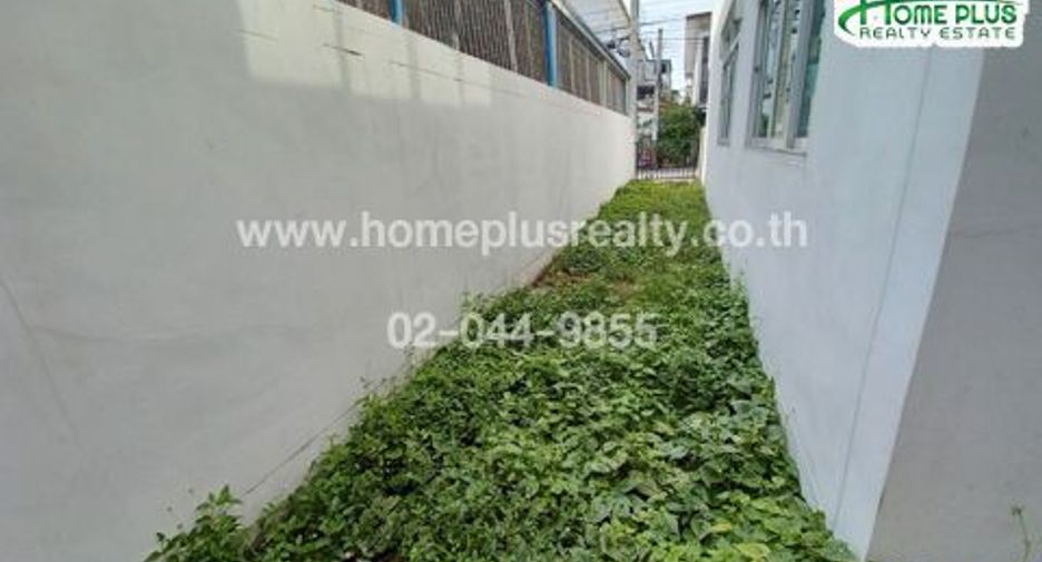For sale 3 bedrooms townhouse in Bang Khae, Bangkok