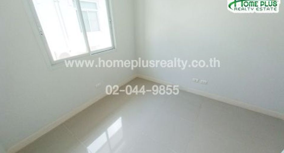 For sale 3 bedrooms townhouse in Bang Khae, Bangkok