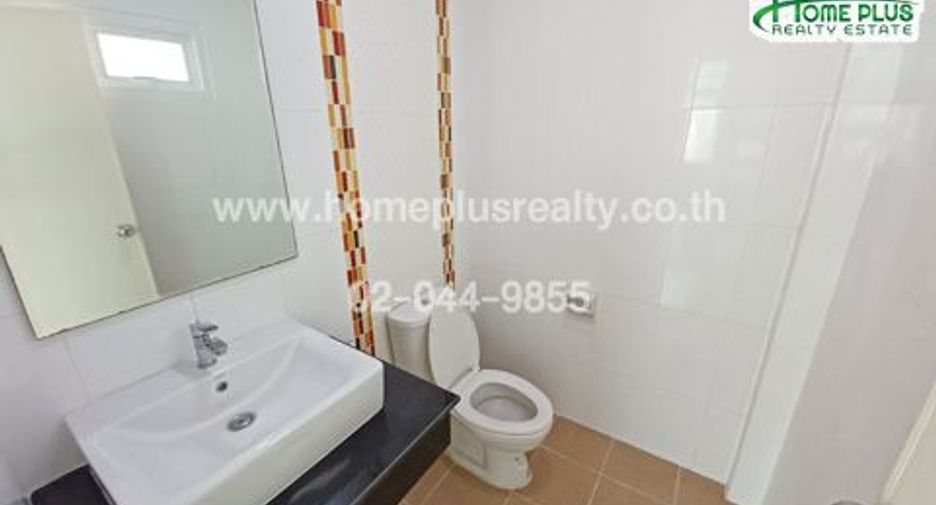 For sale 3 bedrooms townhouse in Bang Khae, Bangkok