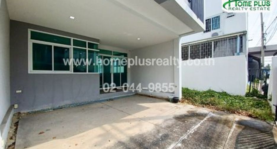 For sale 3 bedrooms townhouse in Bang Khae, Bangkok