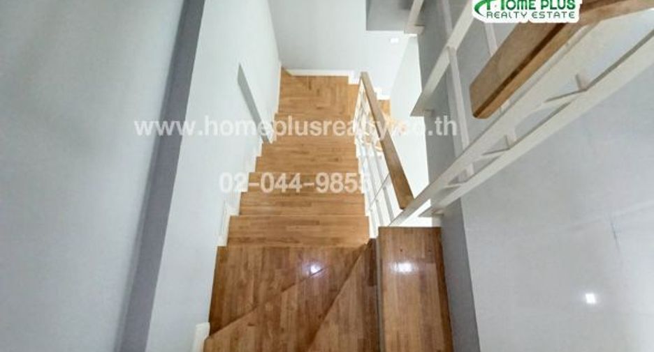 For sale 3 bedrooms townhouse in Bang Khae, Bangkok