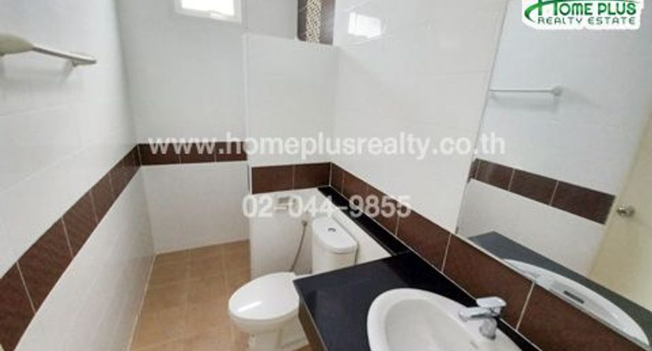 For sale 3 bedrooms townhouse in Bang Khae, Bangkok
