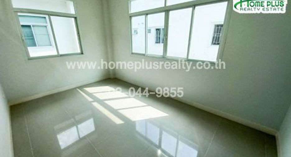 For sale 3 bedrooms townhouse in Bang Khae, Bangkok