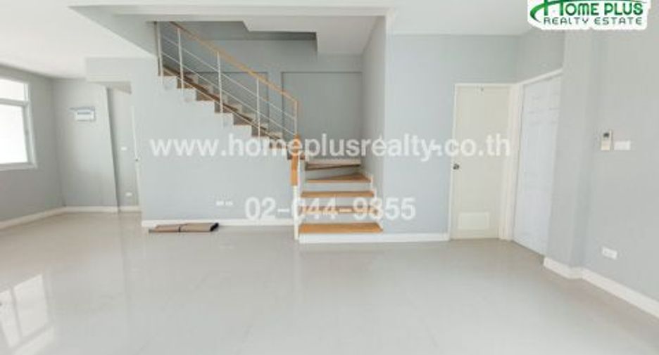 For sale 3 bedrooms townhouse in Bang Khae, Bangkok
