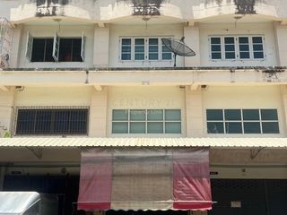 À vendre 3 chambres local commercial à Bang Kruai, Nonthaburi