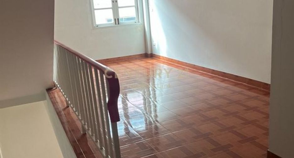 Gewerbefläche zum Kauf mit 3 Zimmer in Bang Kruai, Nonthaburi