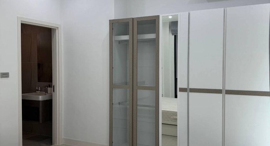For rent 3 bedrooms townhouse in Suan Luang, Bangkok