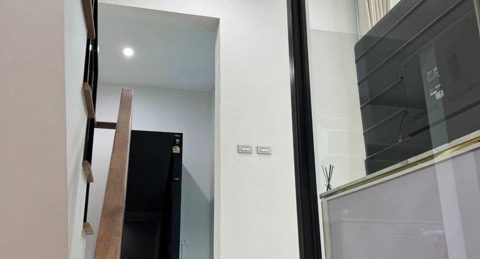 For rent 3 bedrooms townhouse in Suan Luang, Bangkok