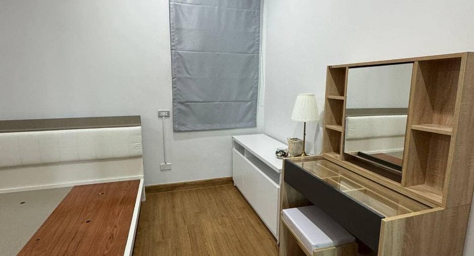 For rent 3 bedrooms townhouse in Suan Luang, Bangkok