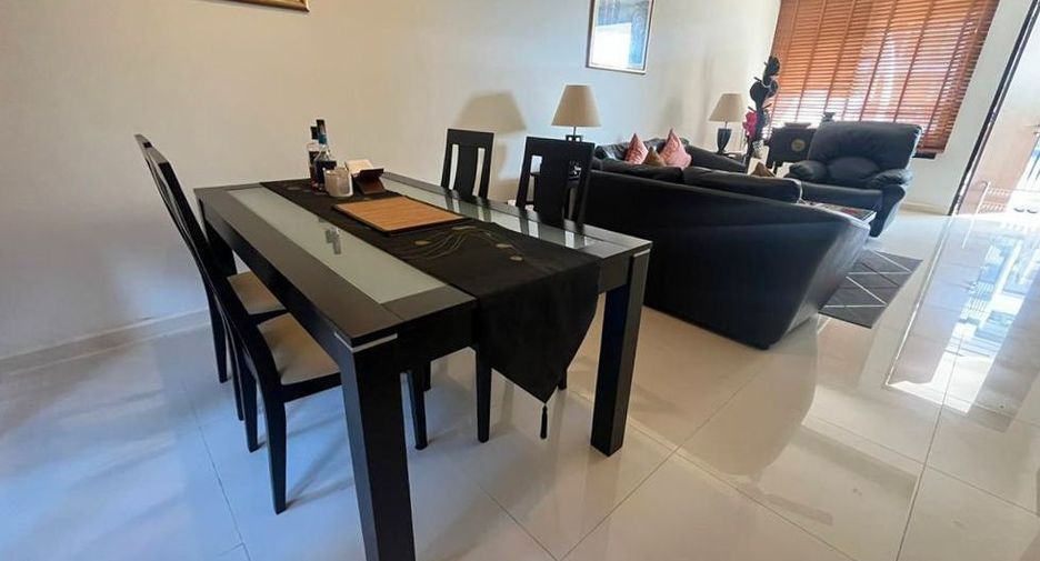 For rent 3 bedrooms townhouse in Thalang, Phuket
