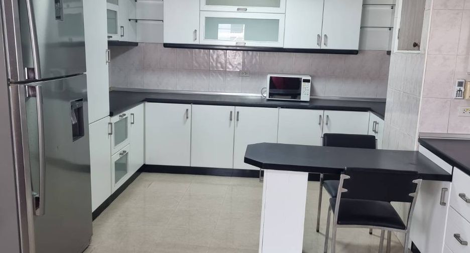 Serviced Apartment zur Miete mit 3 Zimmer in Khlong Toei, Bangkok