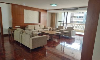 For rent 3 bedrooms serviced apartment in Khlong Toei, Bangkok