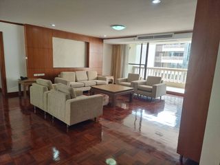 For rent 3 bed serviced apartment in Khlong Toei, Bangkok