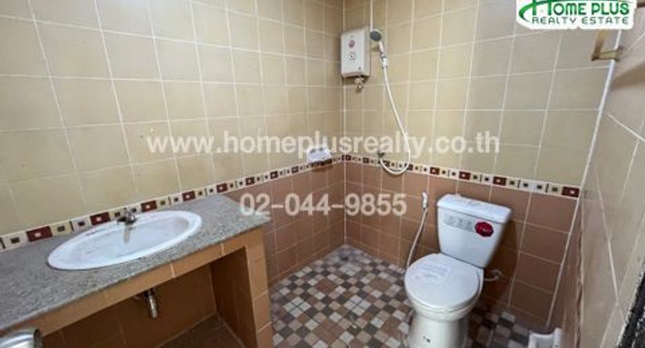 For sale 2 bedrooms townhouse in Khlong Sam Wa, Bangkok