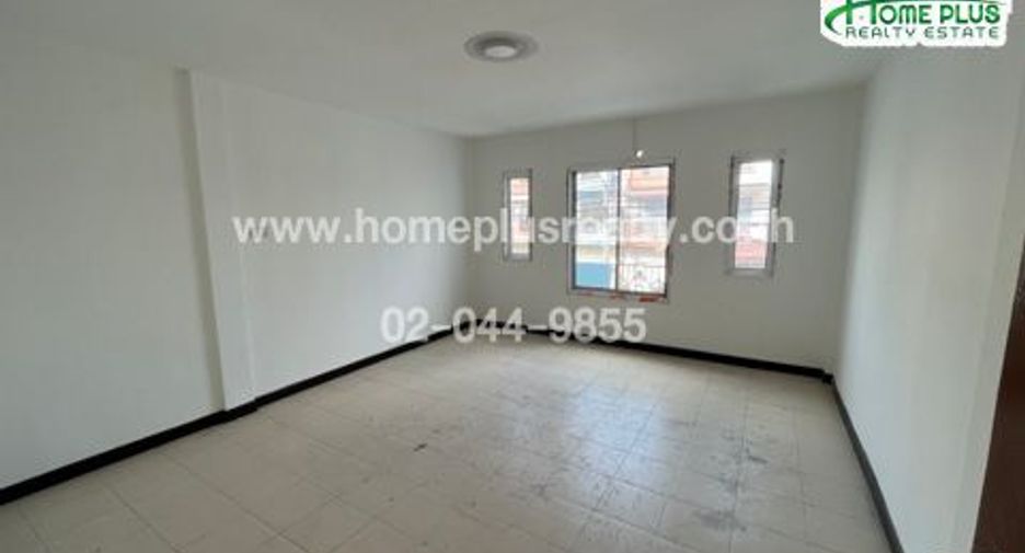 For sale 2 bedrooms townhouse in Khlong Sam Wa, Bangkok