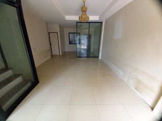 For sale 2 bed townhouse in Mueang Suphanburi, Suphan Buri