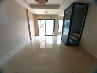 For sale 2 Beds townhouse in Mueang Suphanburi, Suphan Buri