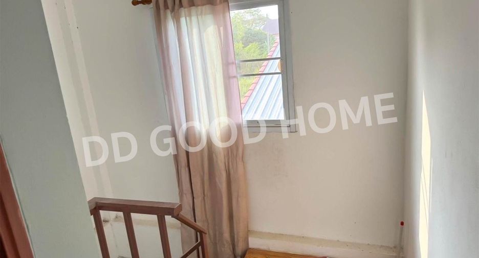 For sale 3 bedrooms townhouse in Mueang Nongbua Lamphu, Nong Bua Lamphu