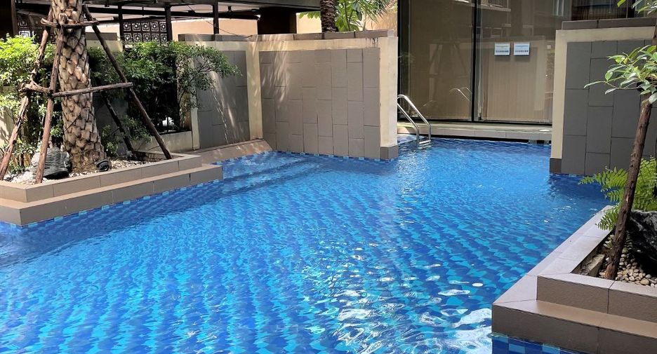 For sale 2 bedrooms condo in Phra Khanong, Bangkok