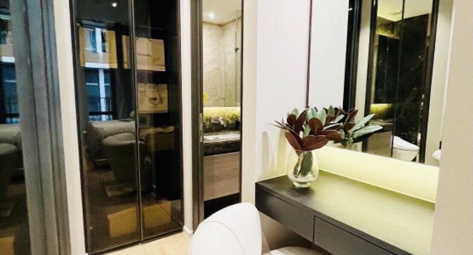 For rent 89 bedrooms condo in Pathum Wan, Bangkok